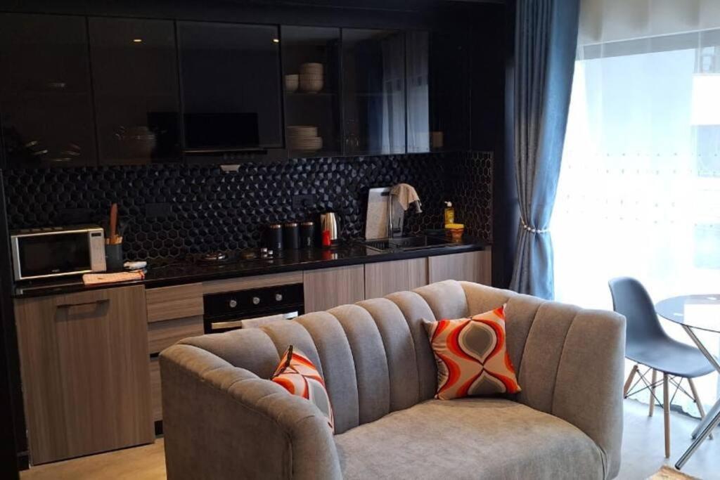 Urban Oasis Studio Apartment Apartment