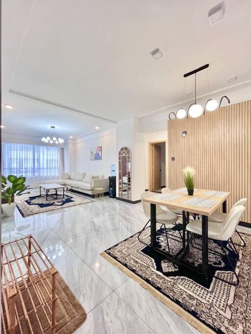 Two Bedroom In Kilimani,yaya Centre Apartment