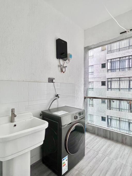 Two Bedroom In Kilimani,yaya Centre * Nairobi