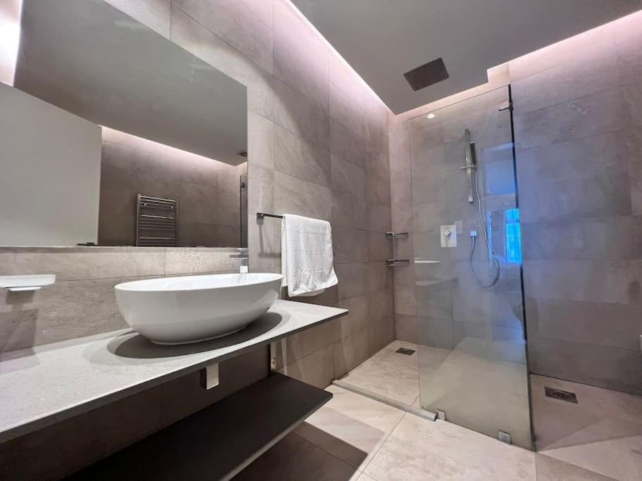Serenity Ii - Westlands, *