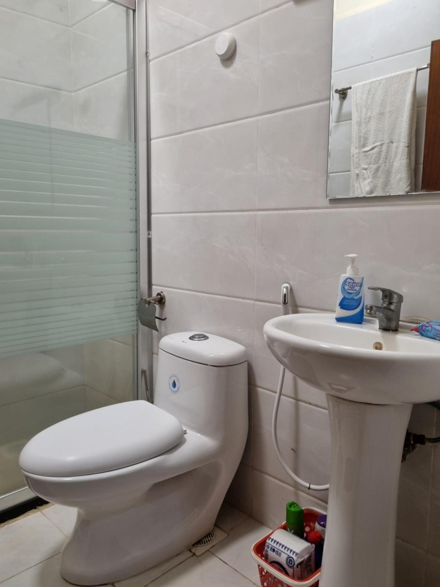 Rossyln Close To Un, Village Market And Two Rivers Mall Apartment