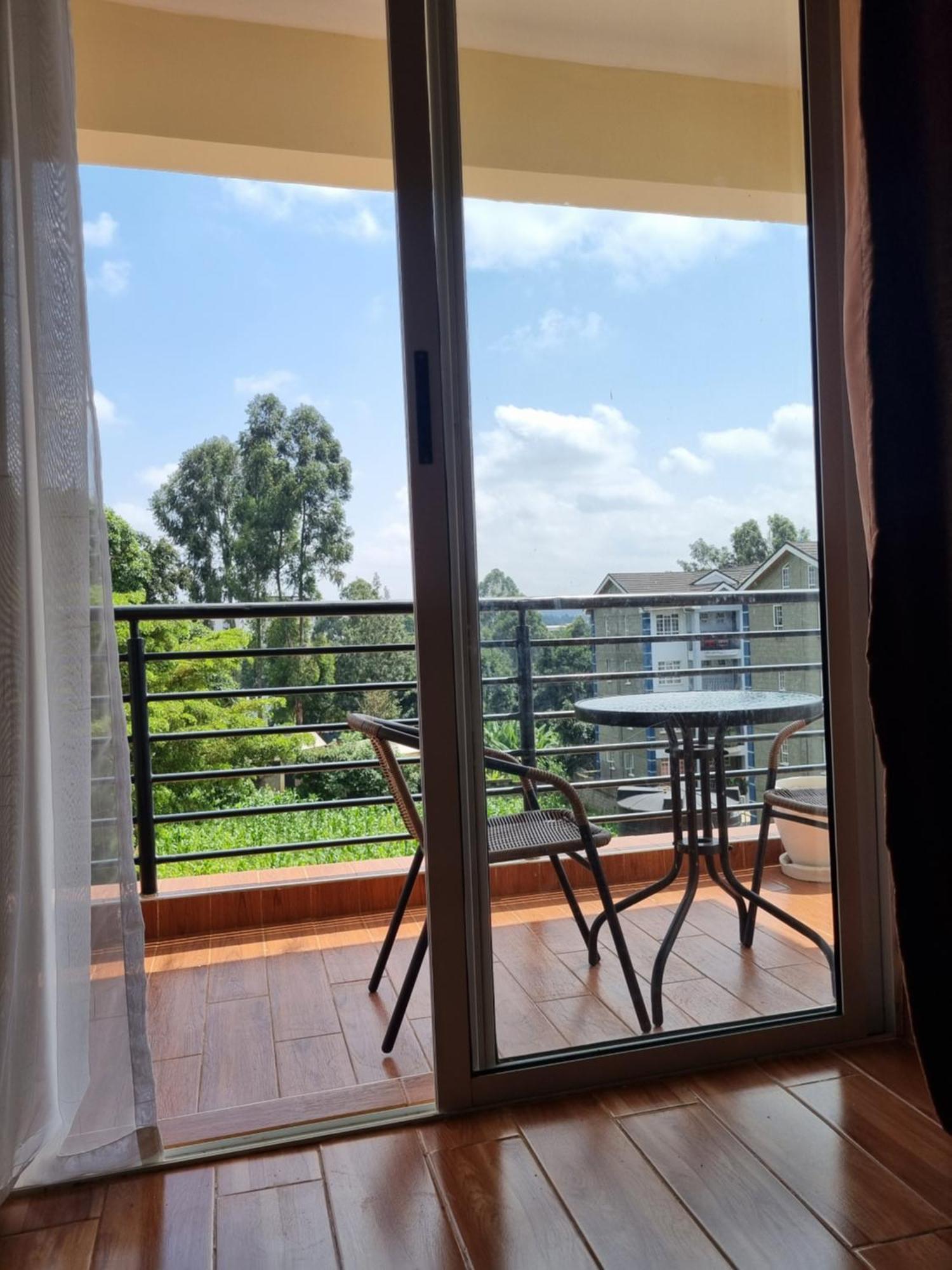 Rossyln Close To Un, Village Market And Two Rivers Mall