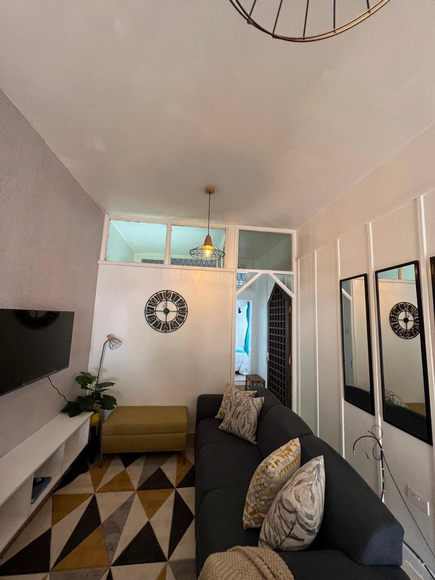 1 Bedroom Westlands Location -by Zuri Homes Guest house