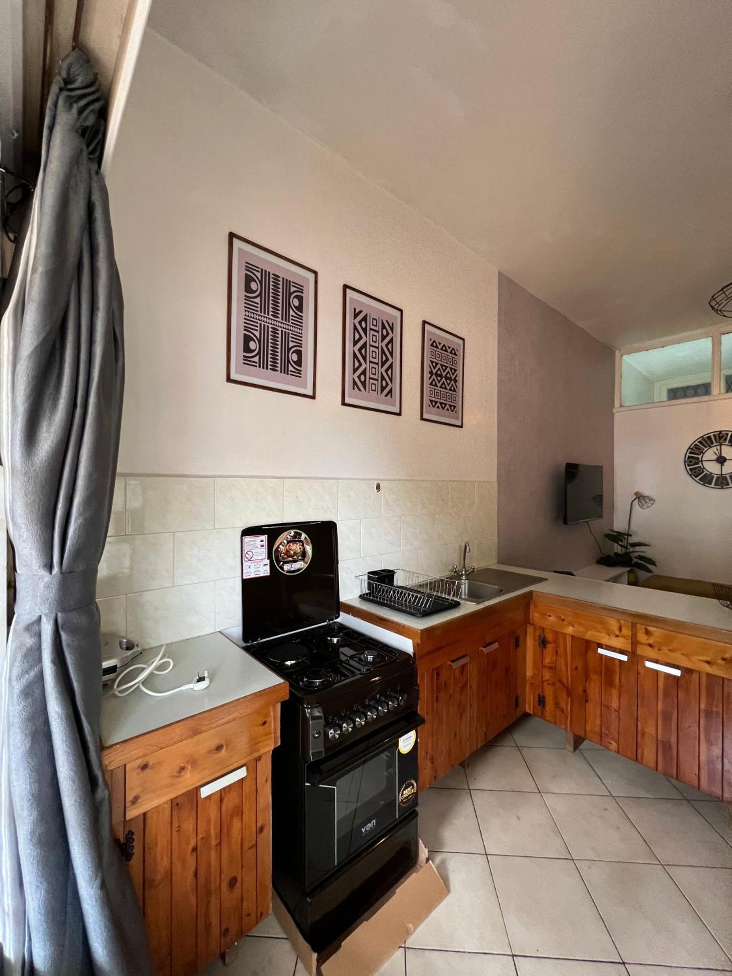 1 Bedroom Westlands Location -by Zuri Homes Guest house Nairobi