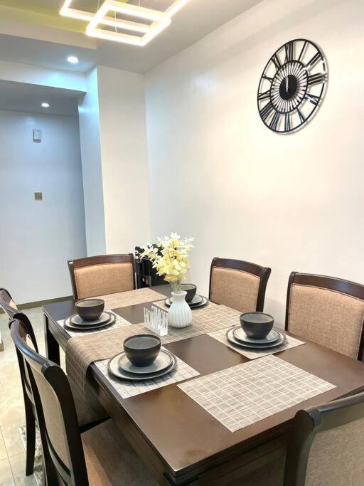Cozy 2br Near Yaya & Prestige Malls *