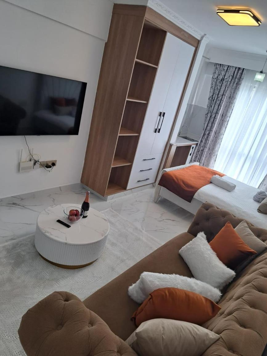 Smart Service Apartment.