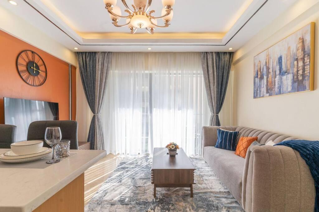 Executive 1bdr With Gym, Pool & View