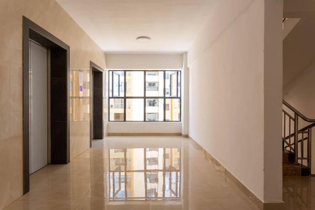Executive 1bdr With Gym, Pool & View