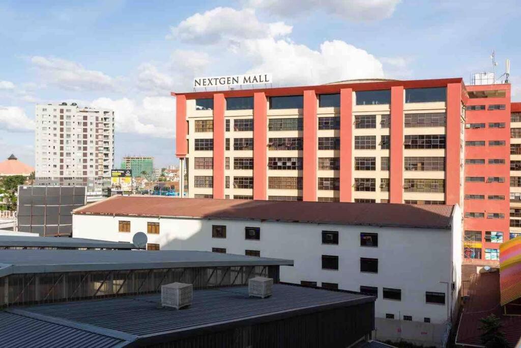 Executive 1bdr With Gym, Pool & View Apartment