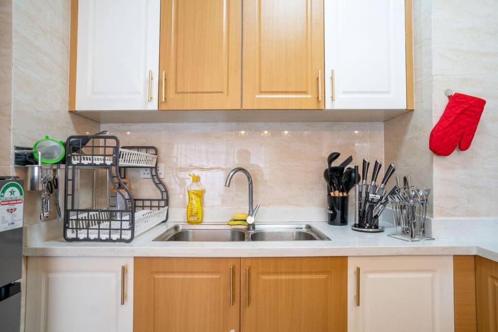 Apartment Executive 1bdr With Gym, Pool & View *