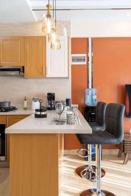Executive 1bdr With Gym, Pool & View *