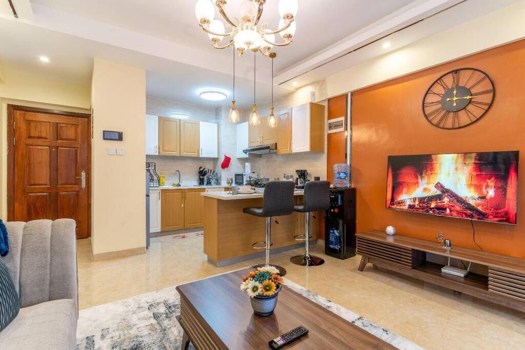 Executive 1bdr With Gym, Pool & View Apartment