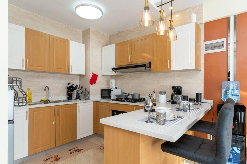 Apartment Executive 1bdr With Gym, Pool & View *