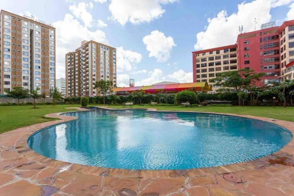 Executive 1bdr With Gym, Pool & View *