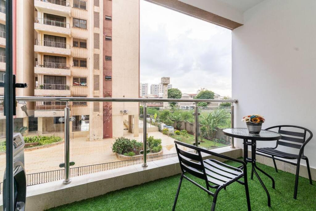 Executive 1bdr With Gym, Pool & View Apartment