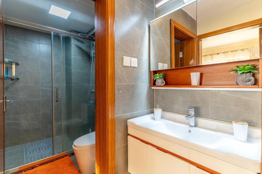Executive 1bdr With Gym, Pool & View