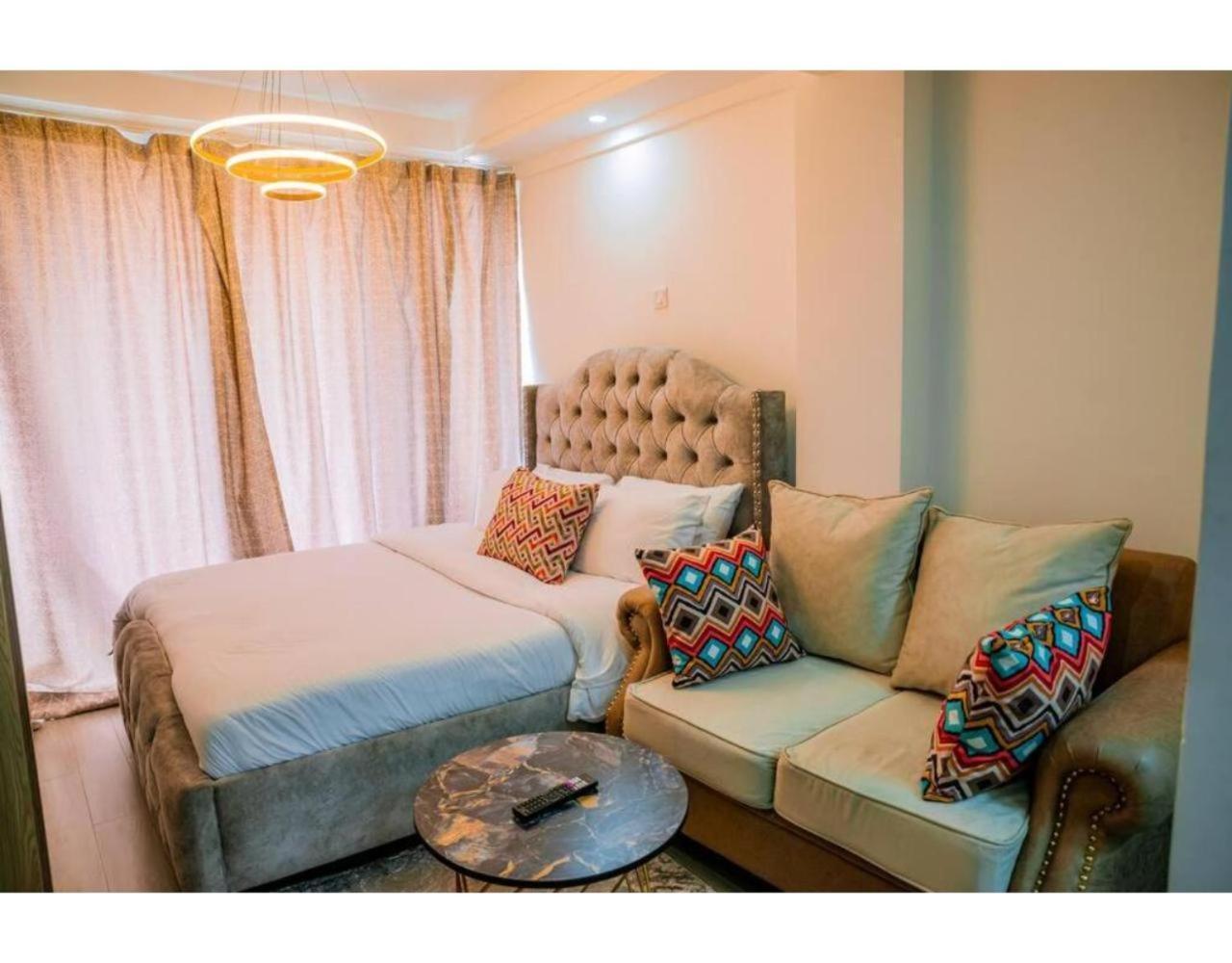 Apartment Charming At Goldpark Kilimani, Yaya Centre *