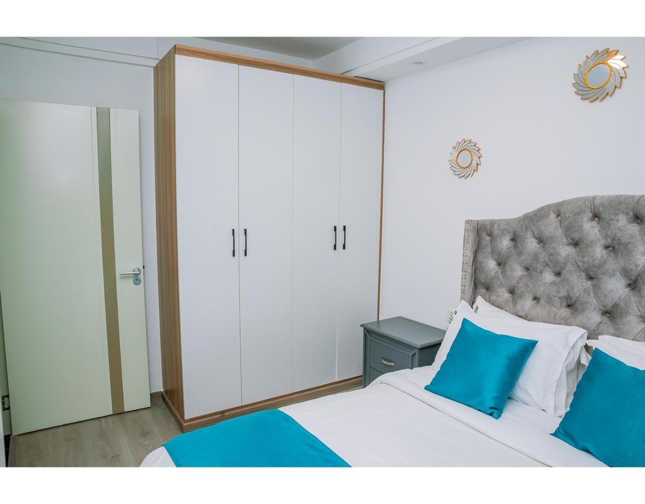 Apartment 2 Bedroom Skyview Retreat At Goldpark Homes By Lulu Homes