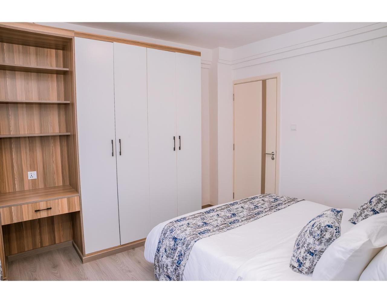 Apartment 2 Bedroom Skyview Retreat At Goldpark Homes By Lulu Homes