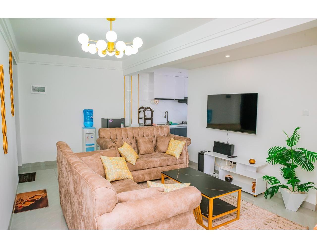 2 Bedroom Skyview Retreat At Goldpark Homes By Lulu Homes Apartment *
