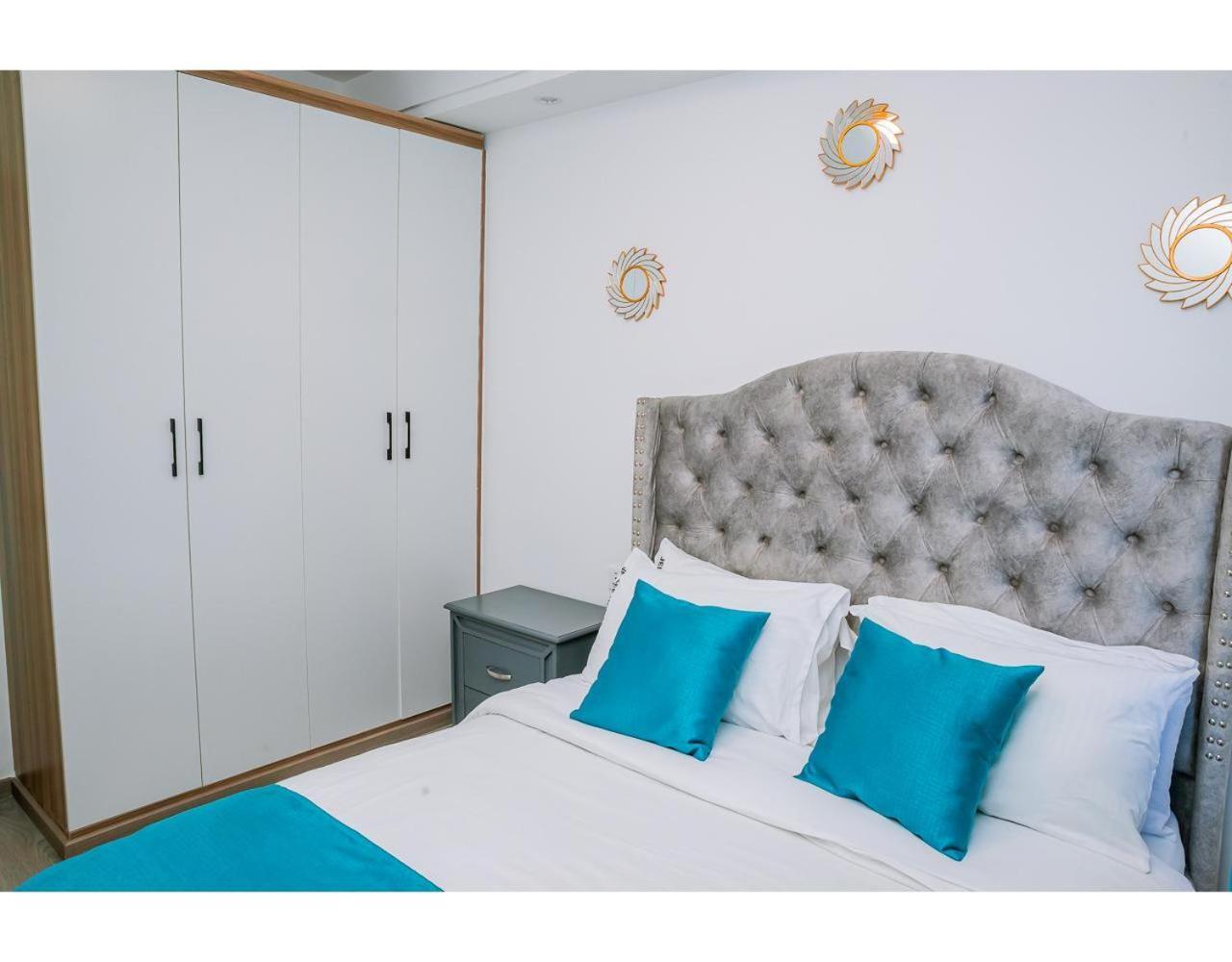 2 Bedroom Skyview Retreat At Goldpark Homes By Lulu Homes *