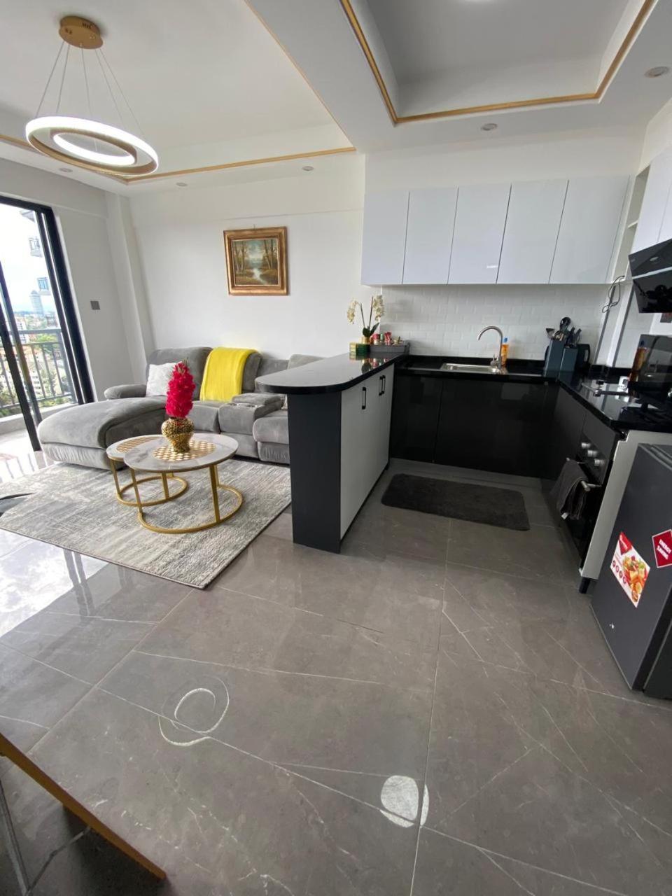 Luxurious 1br Centrally-located In The Heart Of The Serene Suburbs Of Kilileshwa Apartment *