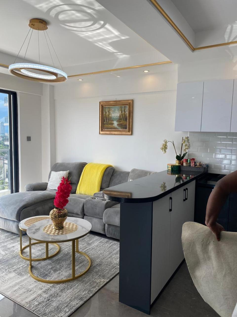 Luxurious 1br Centrally-located In The Heart Of The Serene Suburbs Of Kilileshwa Apartment *