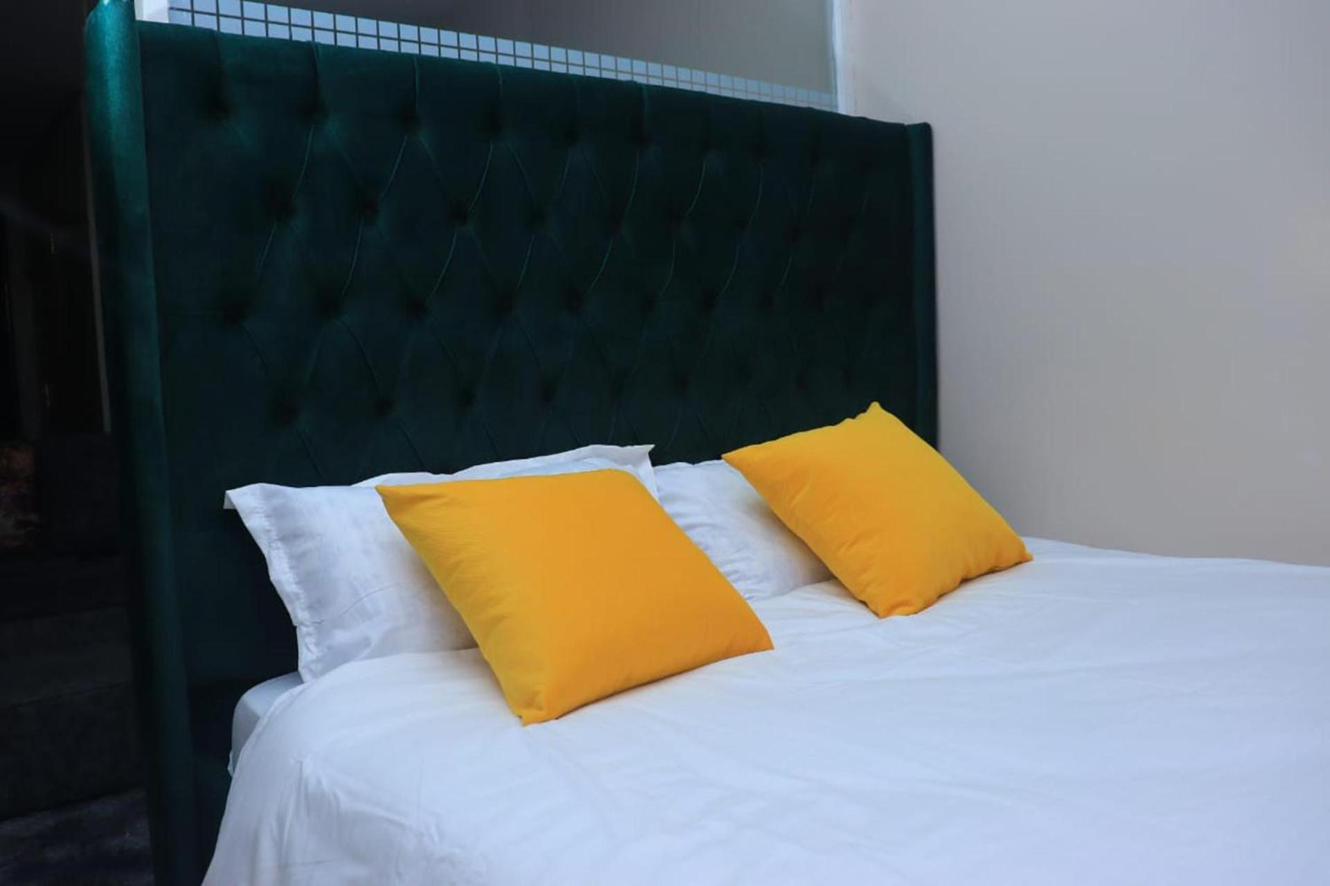 Impeccable 1-bed In Apartment *