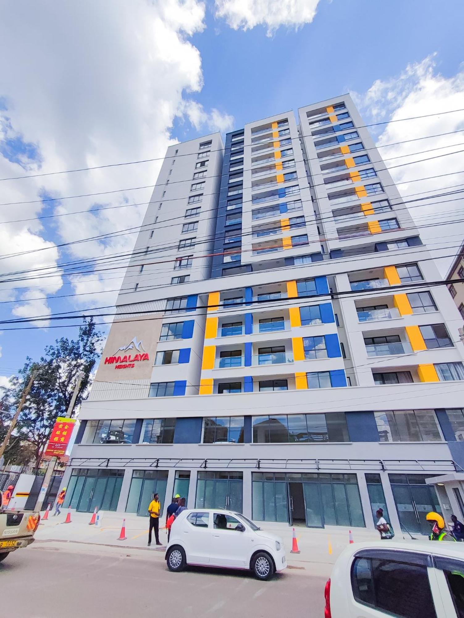 Kilimani By China Town With A Pool Apartment