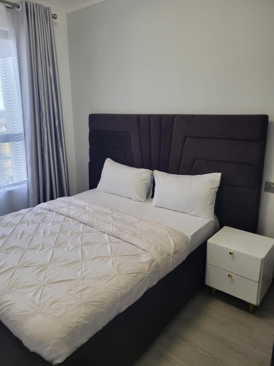 Favourite Staycation By Janice Apartment *