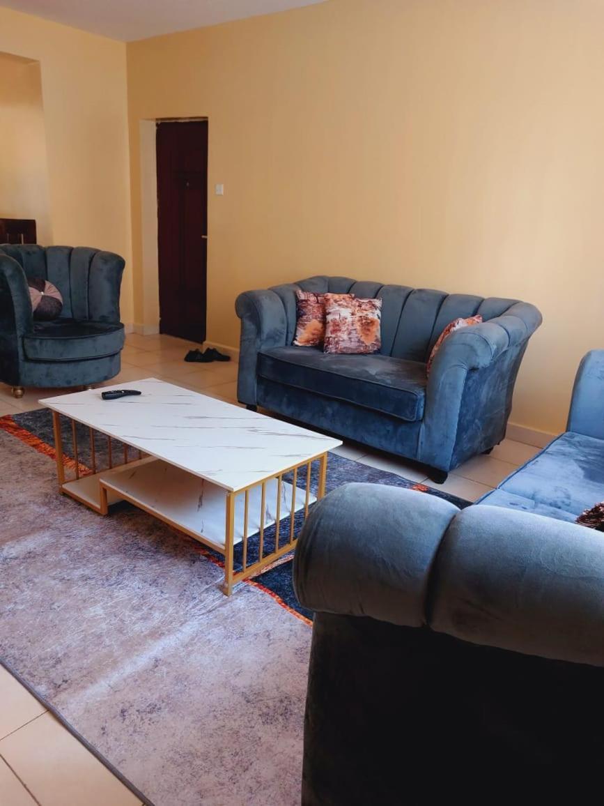 Apartment Strategically Located 3 Bedroom 15minutes From The Airport *
