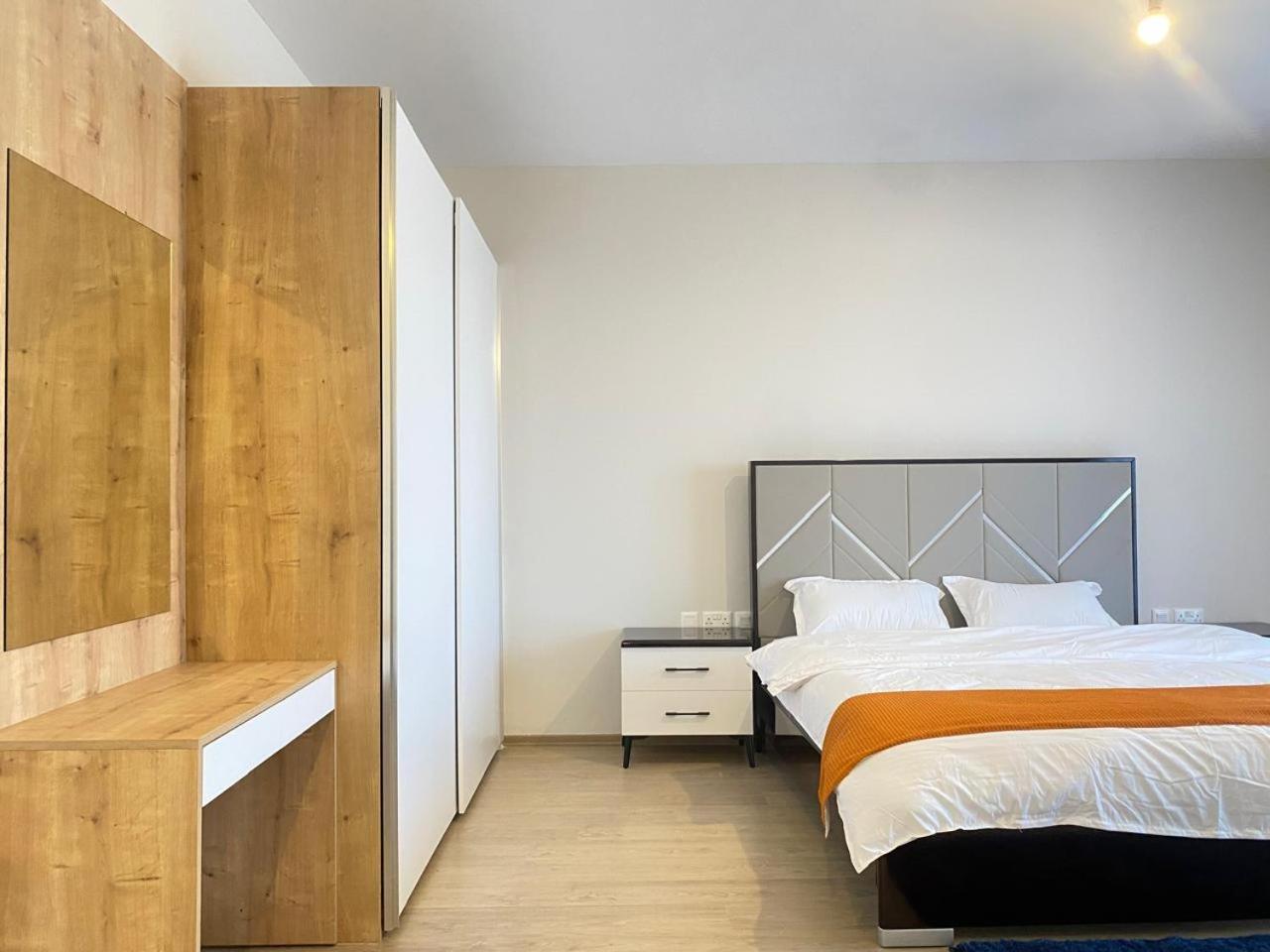 Elite Residence- 2br 9th Floor Apartment *