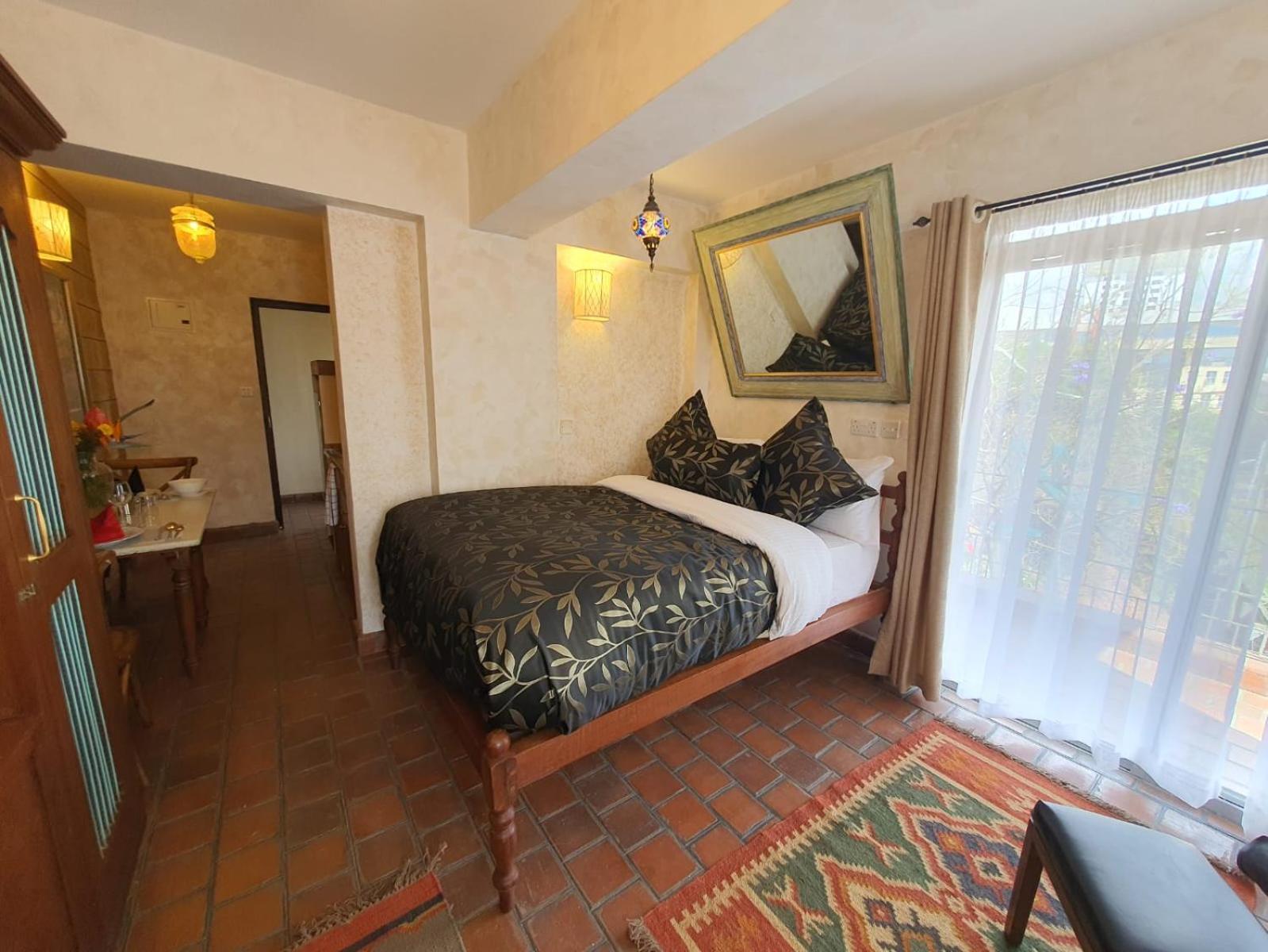 Woodmere Grand Apartment