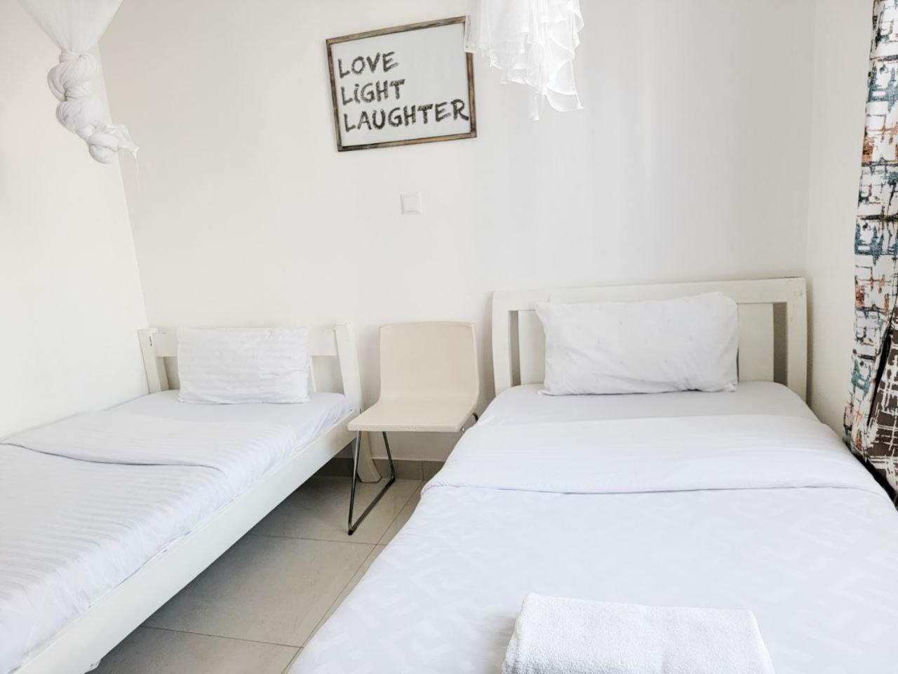 Apartment Luxury 2 Bed Near Airport And Sgr