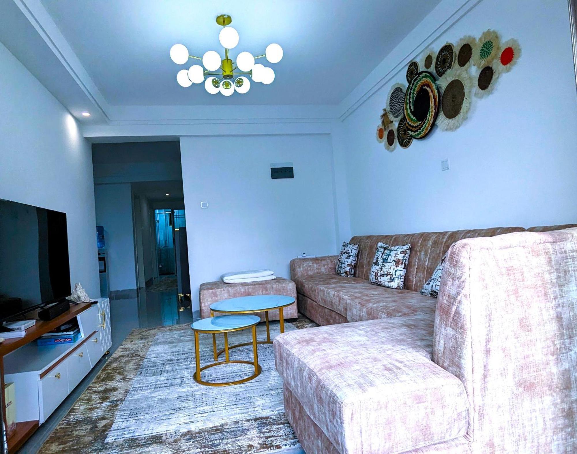 Gold Park 3br Apartment