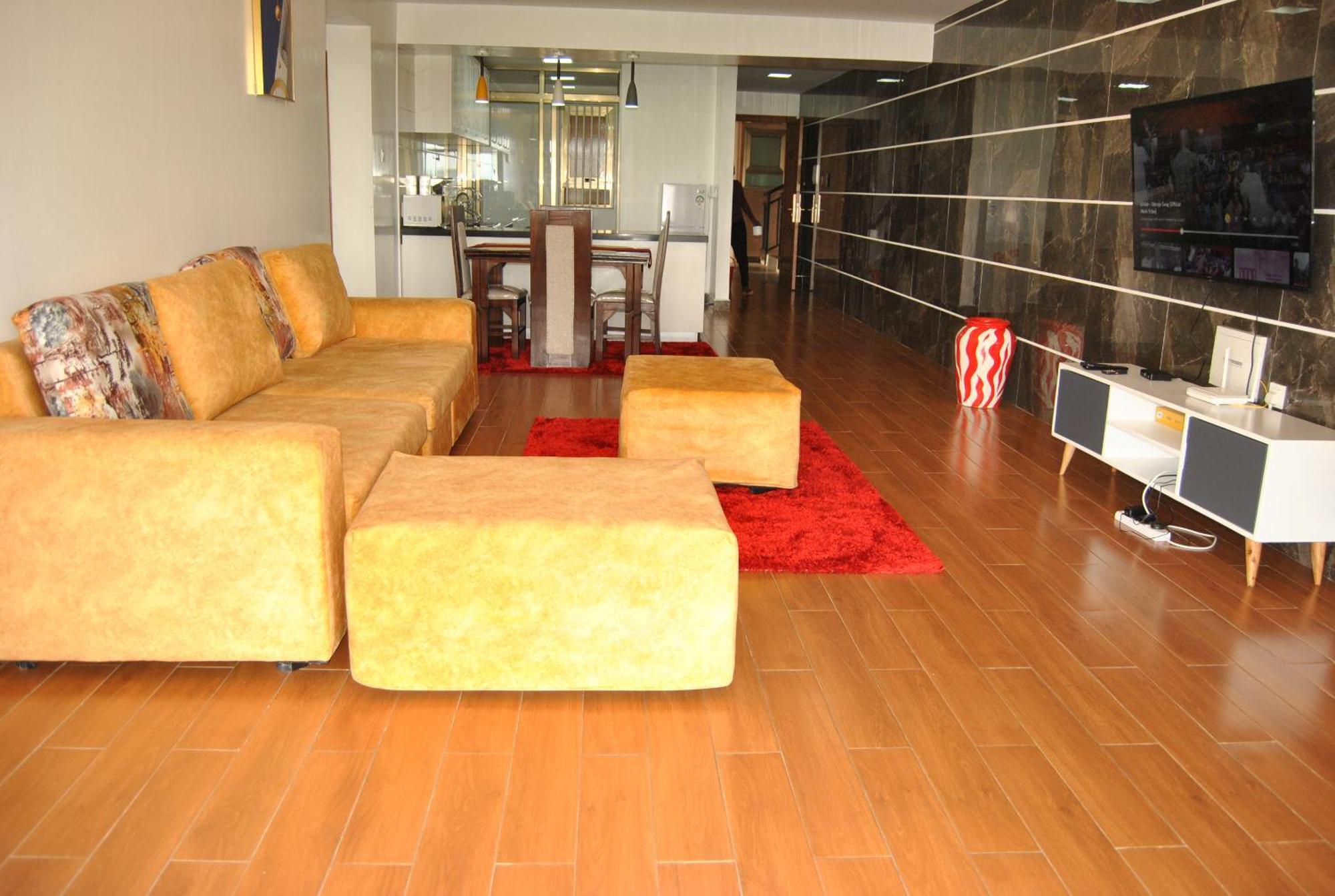 Cozy Two Bedroom Apartment