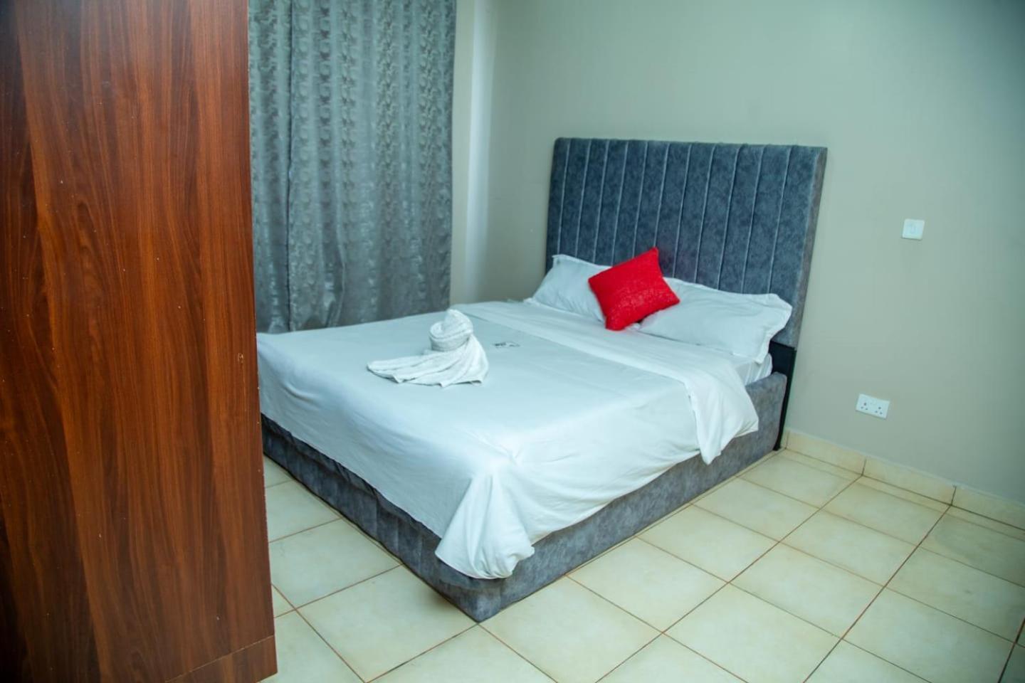 Apartment Strategically Located 3 Bedroom 15minutes From The Airport Nairobi