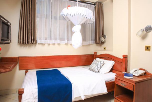 Paris Nairobi