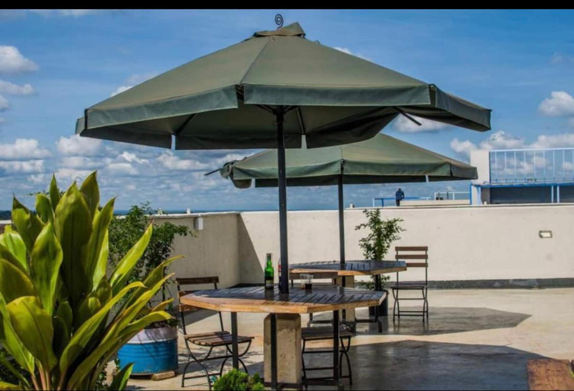 Elegant * Nairobi