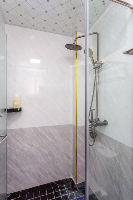 Apartment 1 Bedroom With Gym And Golf Simulator Kilimani Nairobi
