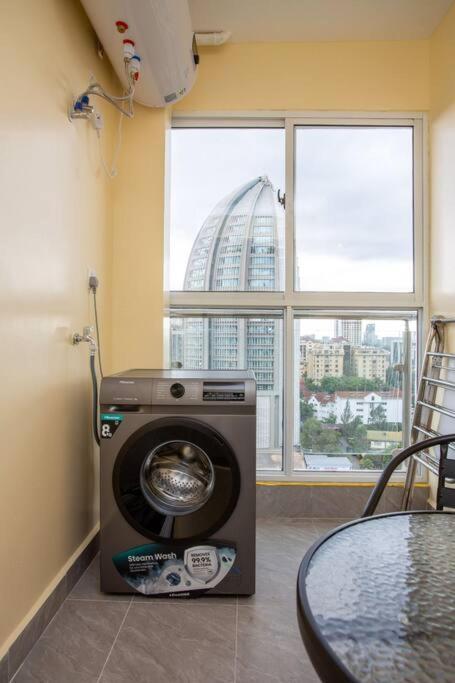 1 Bedroom With Gym And Golf Simulator Kilimani *