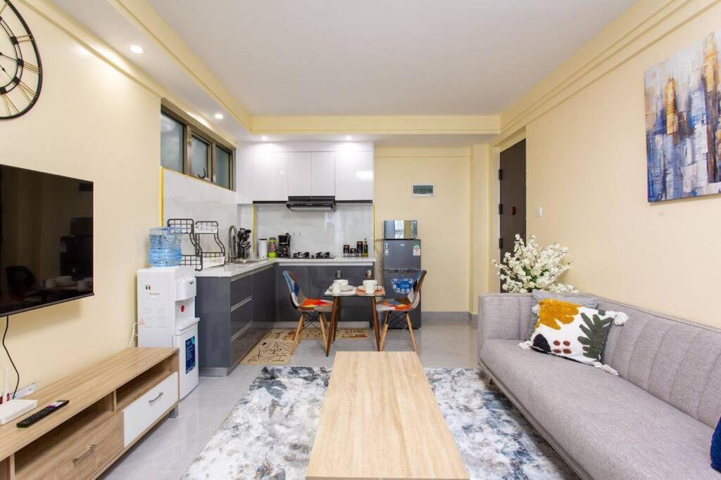 1 Bedroom With Gym And Golf Simulator Kilimani Apartment Nairobi