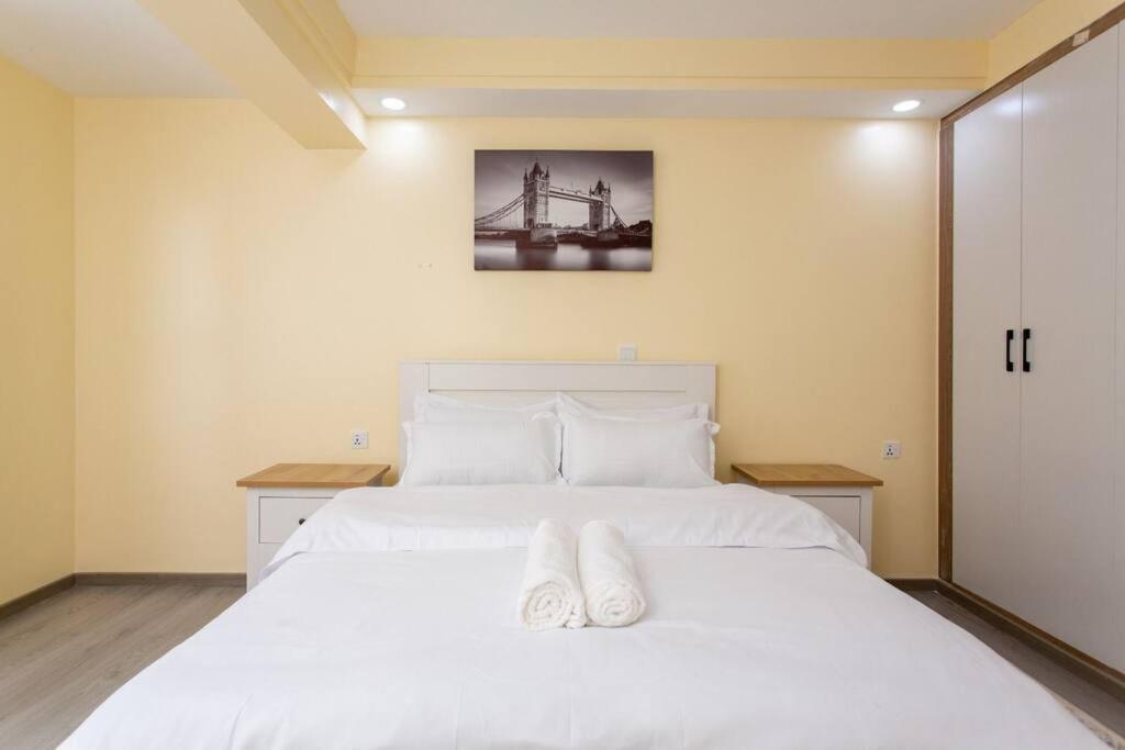 1 Bedroom With Gym And Golf Simulator Kilimani *