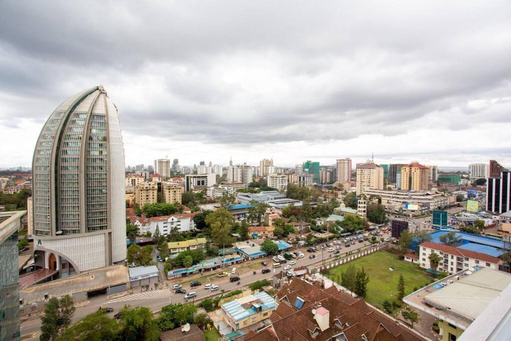 1 Bedroom With Gym And Golf Simulator Kilimani Apartment