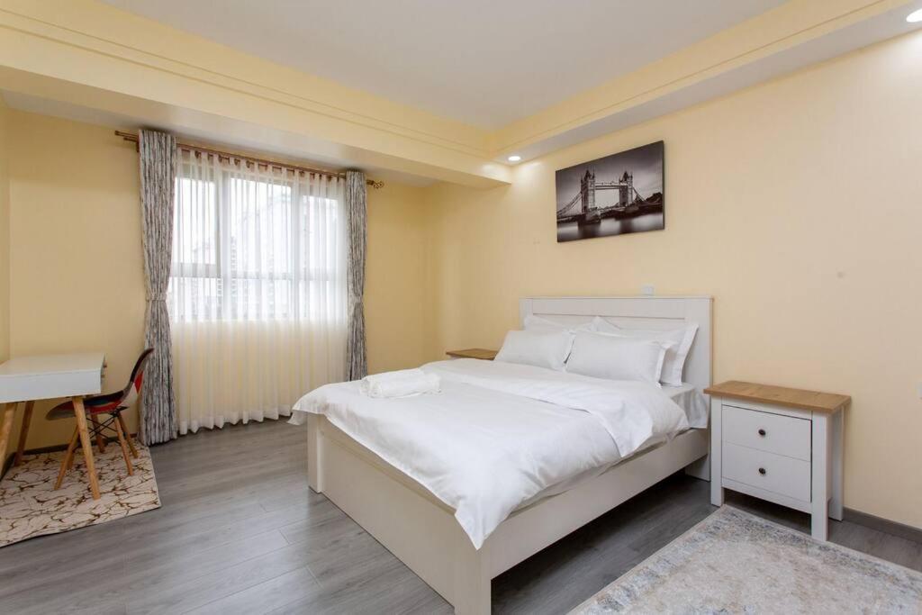 1 Bedroom With Gym And Golf Simulator Kilimani *