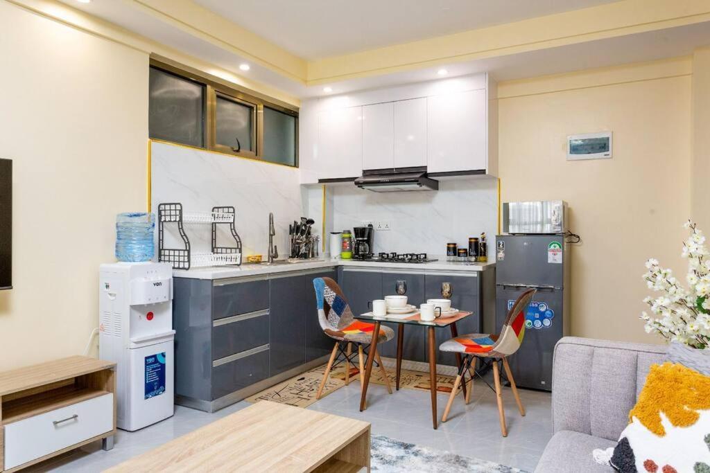 1 Bedroom With Gym And Golf Simulator Kilimani Nairobi