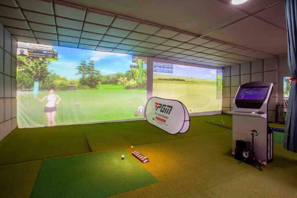 1 Bedroom With Gym And Golf Simulator Kilimani Apartment