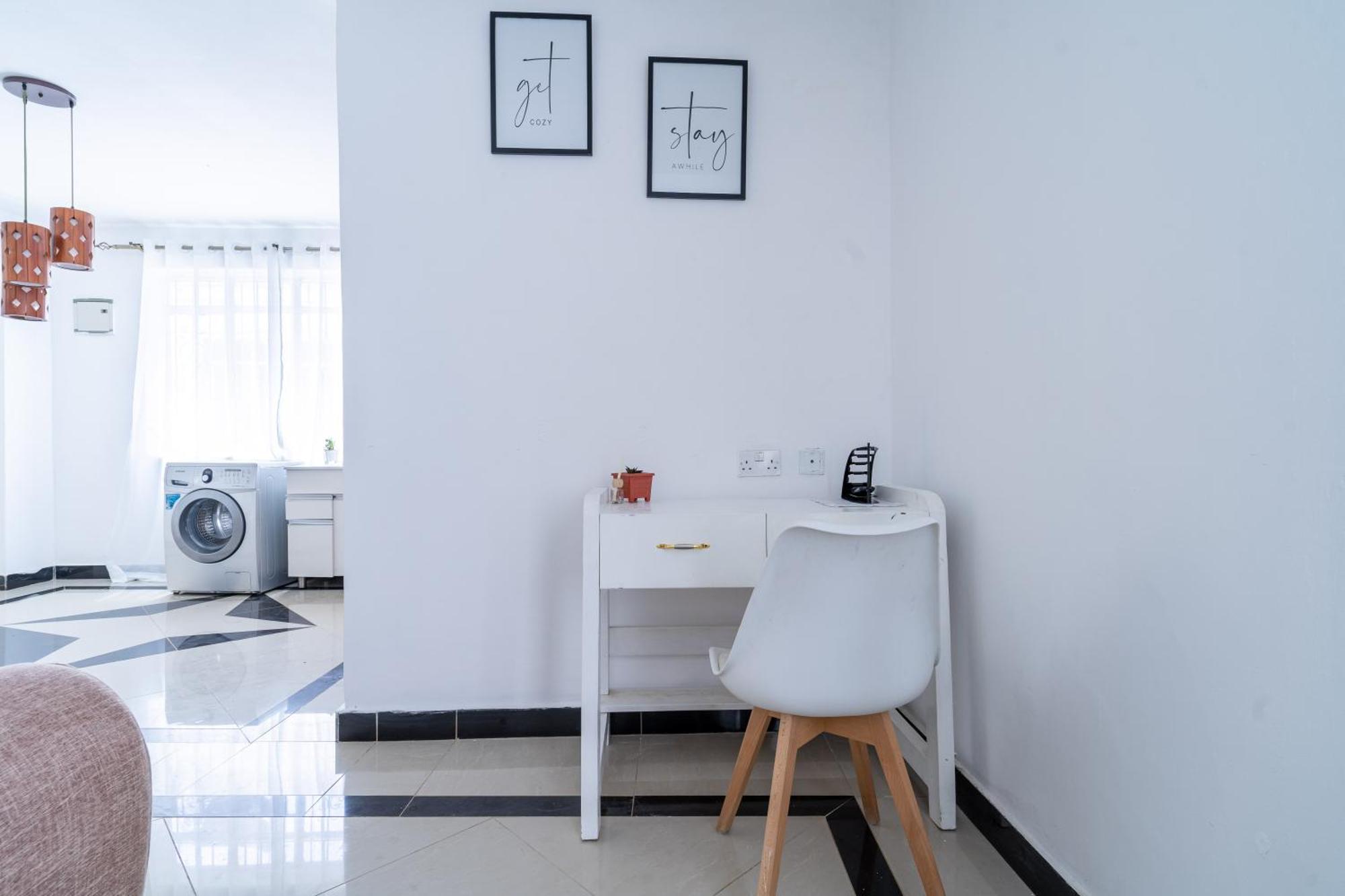 Lovely One Bedroom Apartment,swimming Pool, Gym, Workspace Apartment *