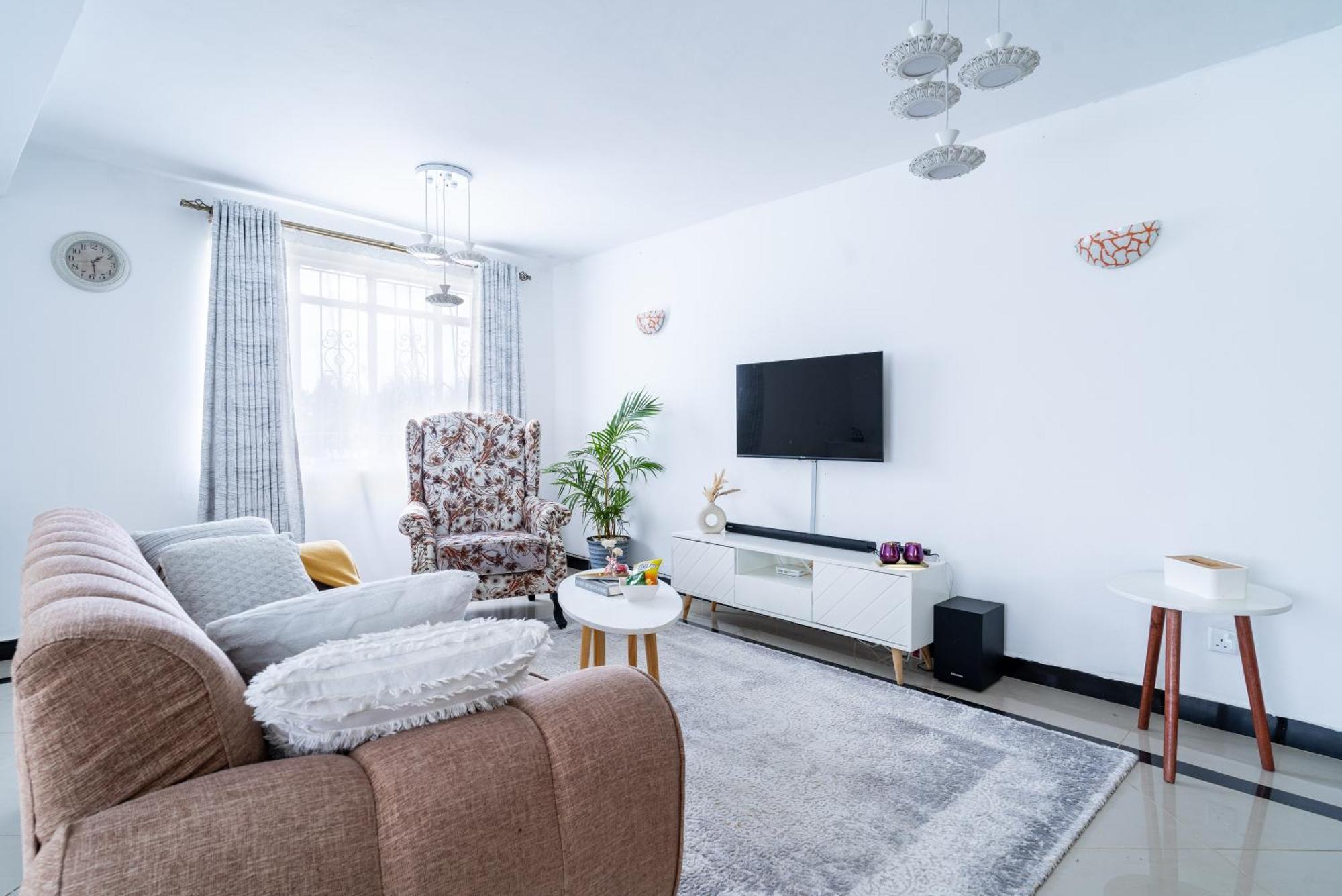 Apartment Lovely One Bedroom Apartment,swimming Pool, Gym, Workspace