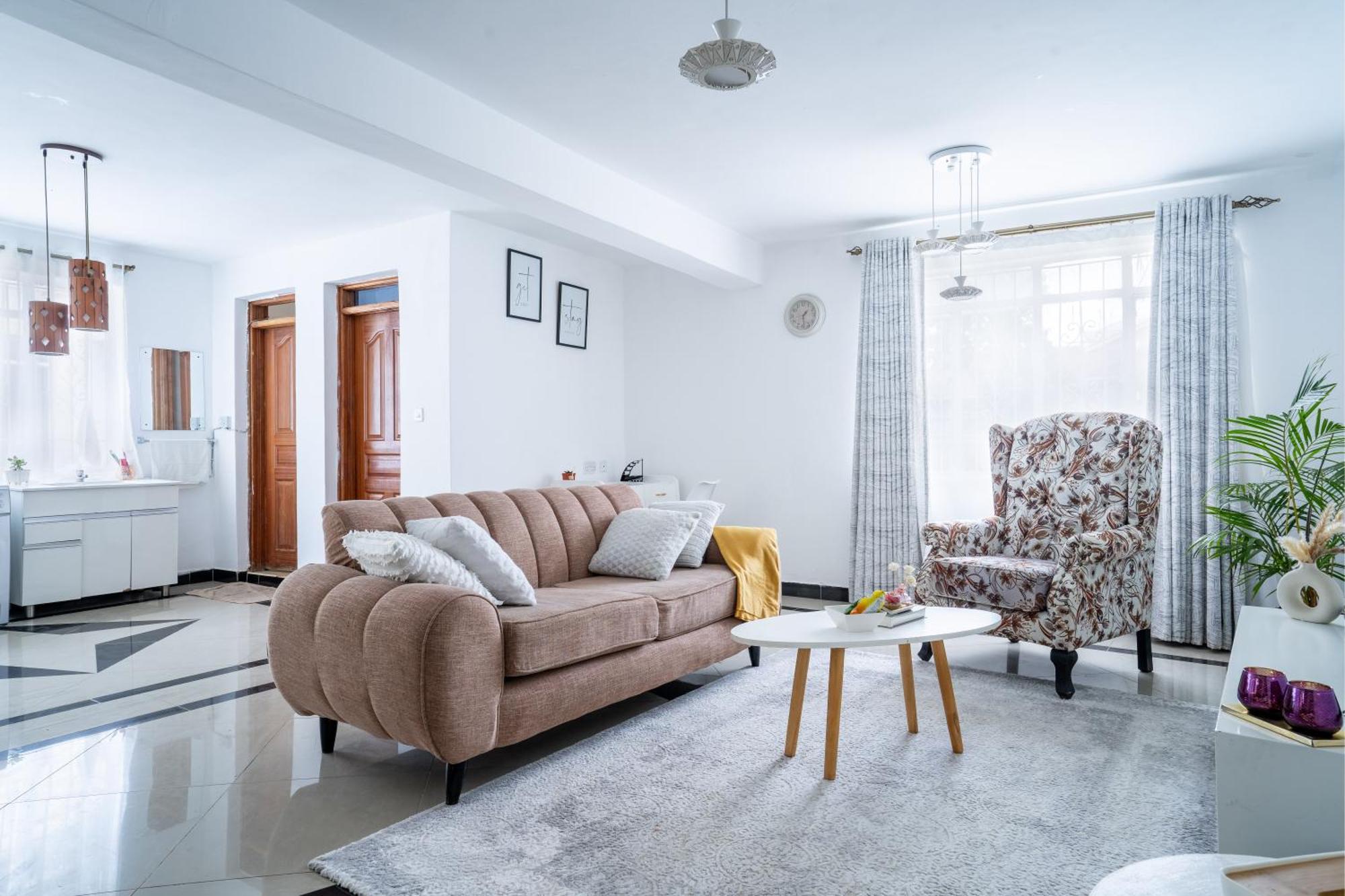 Lovely One Bedroom Apartment,swimming Pool, Gym, Workspace *